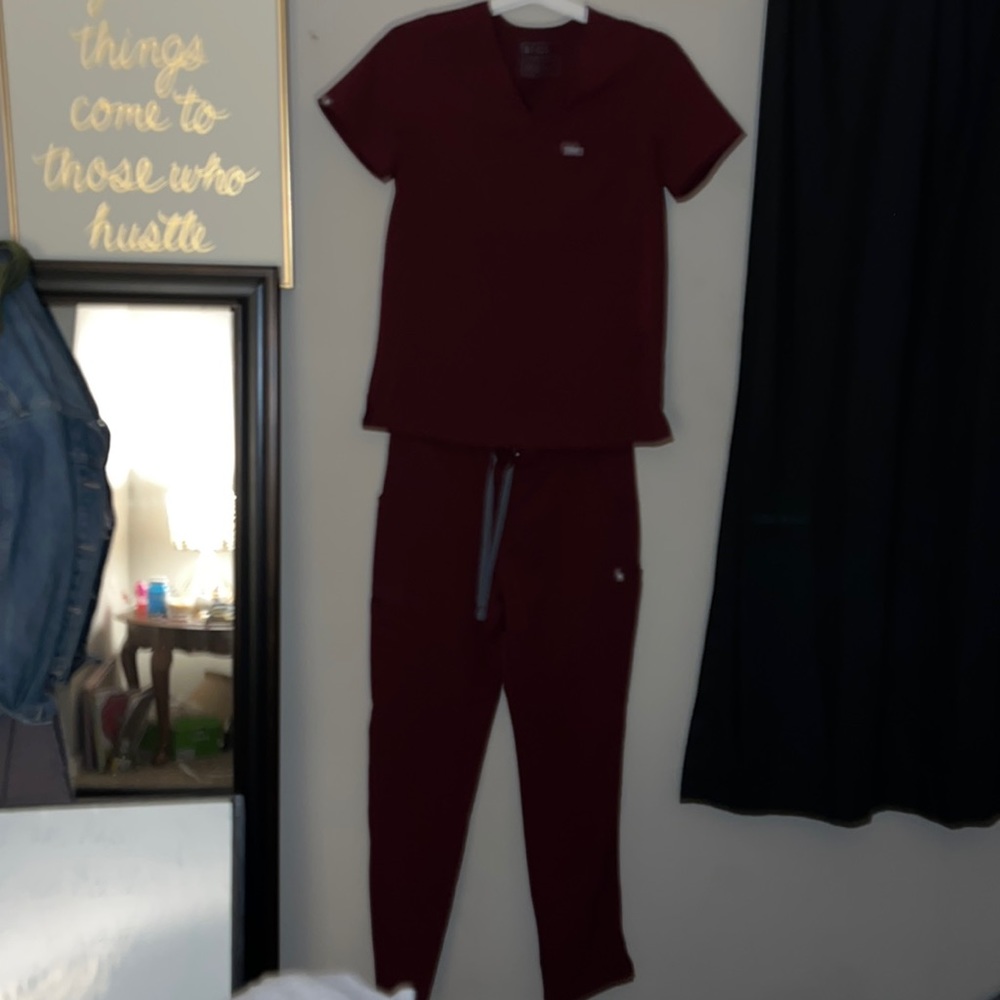 Figs burgundy set top size small pants size medium
